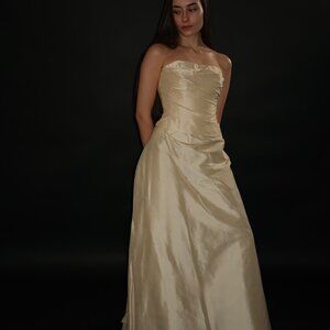 Floor Sample US 2-4 L’Fay Strapless Corset Two-Piece Bridal Gown